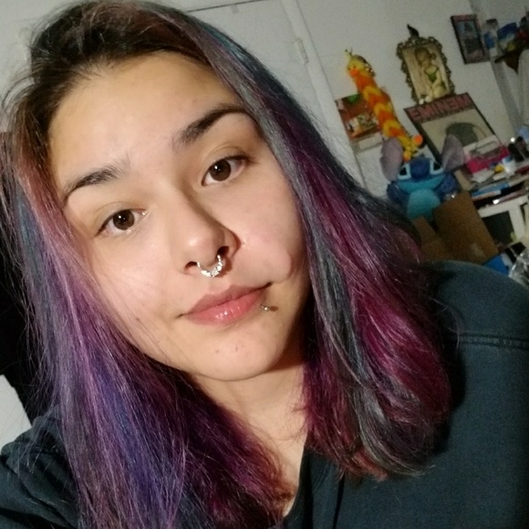 Meet your Posher, Erika - Picture 2 of 2